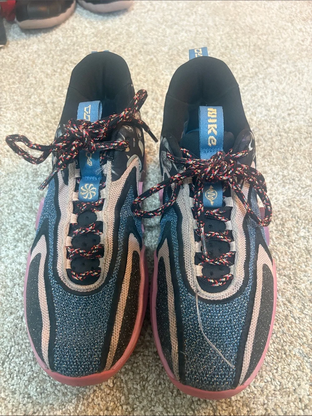Nike cosmic unity
